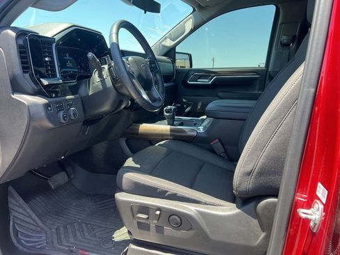 Used 2025 Chevrolet Silverado 1500 LT Trail Boss w/ Convenience Package II AWD/4WD image 16