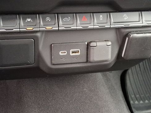 Certified 2022 Chevrolet Silverado 1500 Custom Trail Boss w/ LPO, Dark Essentials Package image 24