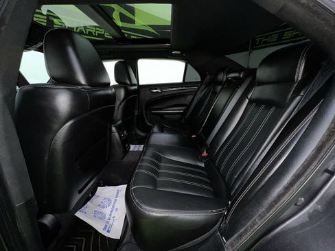 Used 2018 Chrysler 300 S w/ 300S Premium Group RWD image 27