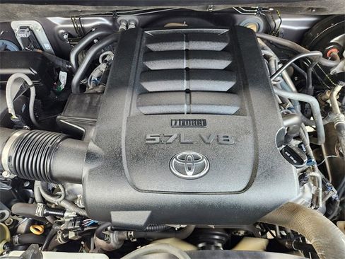 Used 2019 Toyota Tundra SR5 w/ SR5 Upgrade Package AWD/4WD image 31