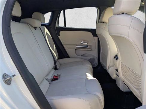 Used 2021 Mercedes-Benz GLA 250 4MATIC image 25