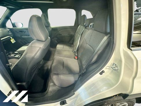 Used 2026 Subaru Forester Premium AWD/4WD image 26