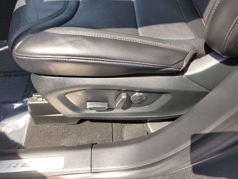 Used 2020 Ford Explorer Platinum w/ Premium Technology Package AWD/4WD image 18