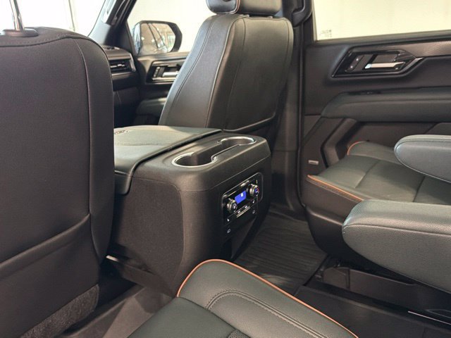 Used 2025 GMC Yukon XL AT4 w/ AT4 Premium Package AWD/4WD image 24