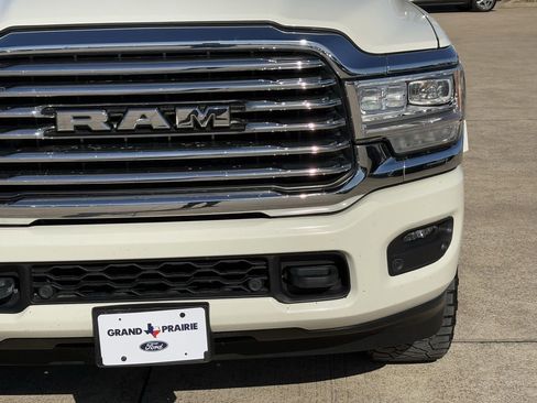 Used 2024 RAM 2500 Limited image 8