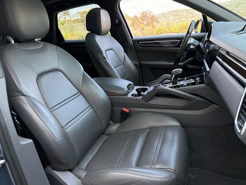 Used 2019 Porsche Cayenne AWD/4WD image 16
