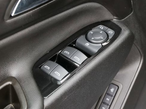 Used 2023 Chevrolet Equinox Premier FWD image 6
