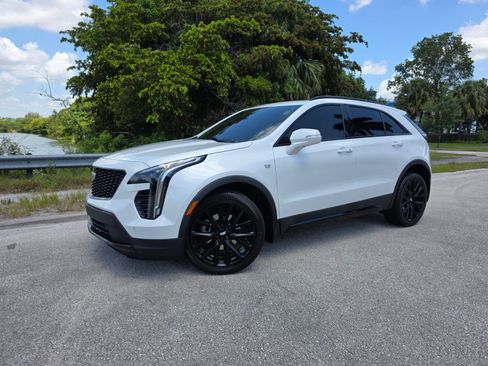 Used 2022 Cadillac XT4 Sport w/ LPO, ONYX Package FWD image 1
