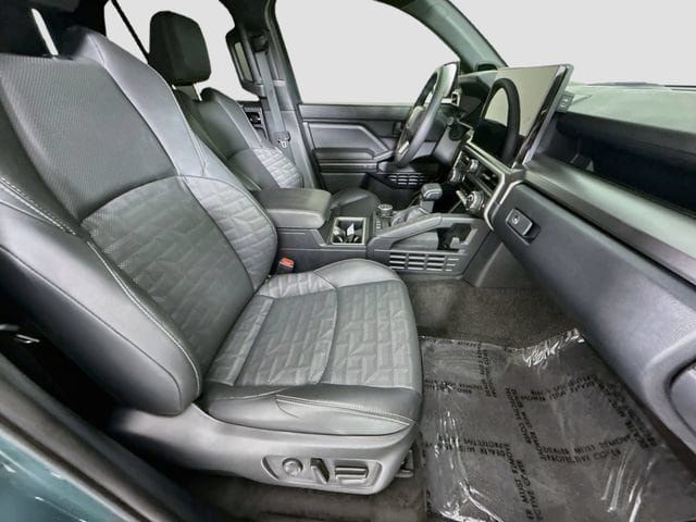 Certified 2026 Toyota 4Runner TRD Off-Road Premium AWD/4WD image 31
