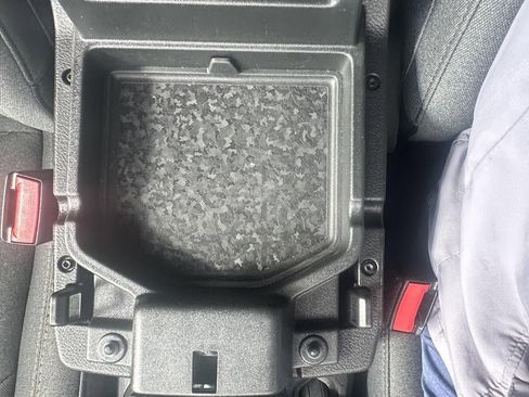 Used 2025 Jeep Wrangler Sahara image 28