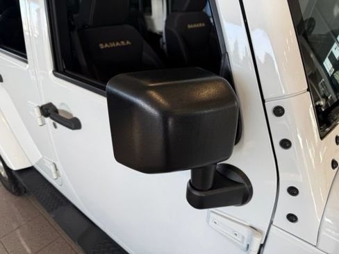 Used 2014 Jeep Wrangler Unlimited Sahara w/ Connectivity Group AWD/4WD image 11