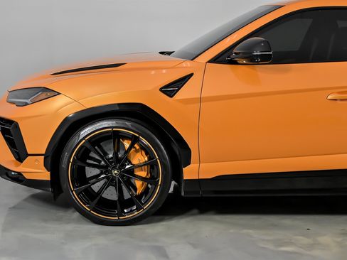Used 2023 Lamborghini Urus S image 7