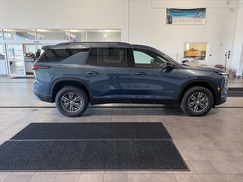 New 2026 Chevrolet Traverse LT w/ Driver Confidence Package image 2