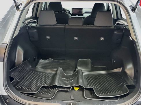 Used 2025 Toyota RAV4 XLE AWD/4WD image 25