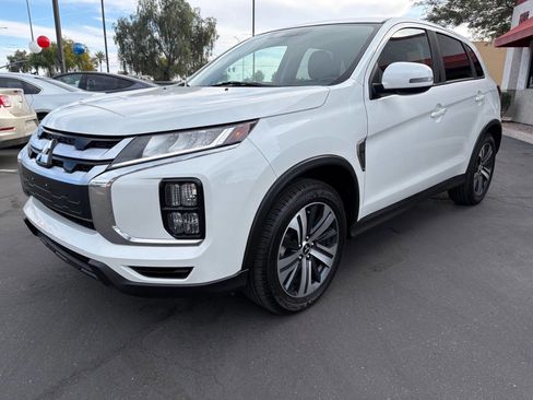 Used 2021 Mitsubishi Outlander Sport SE image 3