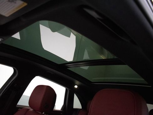 New 2026 Porsche Macan image 22