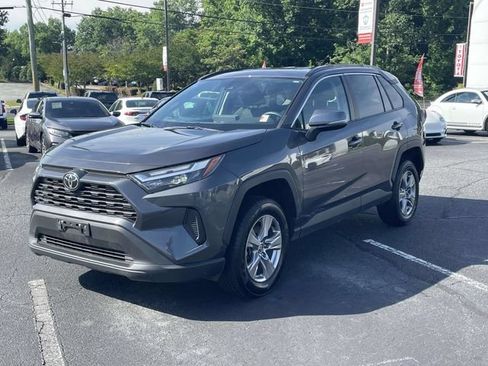Used 2024 Toyota RAV4 XLE FWD image 3