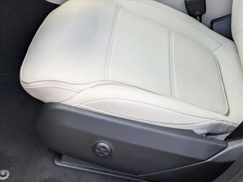 Certified 2026 Mercedes-Benz GLC 300 image 4