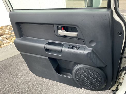 Used 2012 Toyota FJ Cruiser 4WD w/ Convenience Pkg image 17