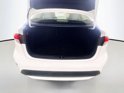 Used 2020 Toyota Corolla LE FWD image 29