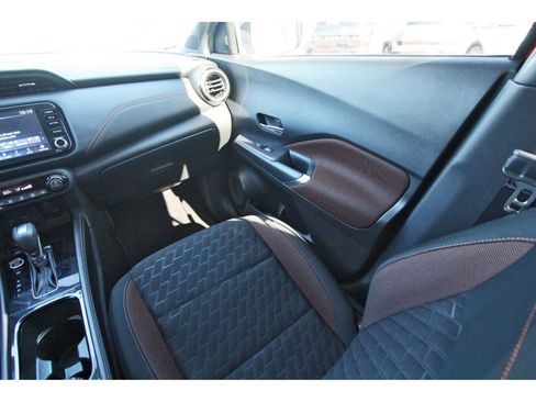 Used 2024 Nissan Kicks SR w/ Interior Electronics Package image 13