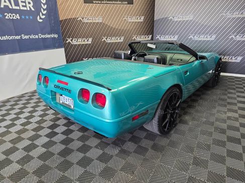 Used 1991 Chevrolet Corvette Convertible RWD image 17