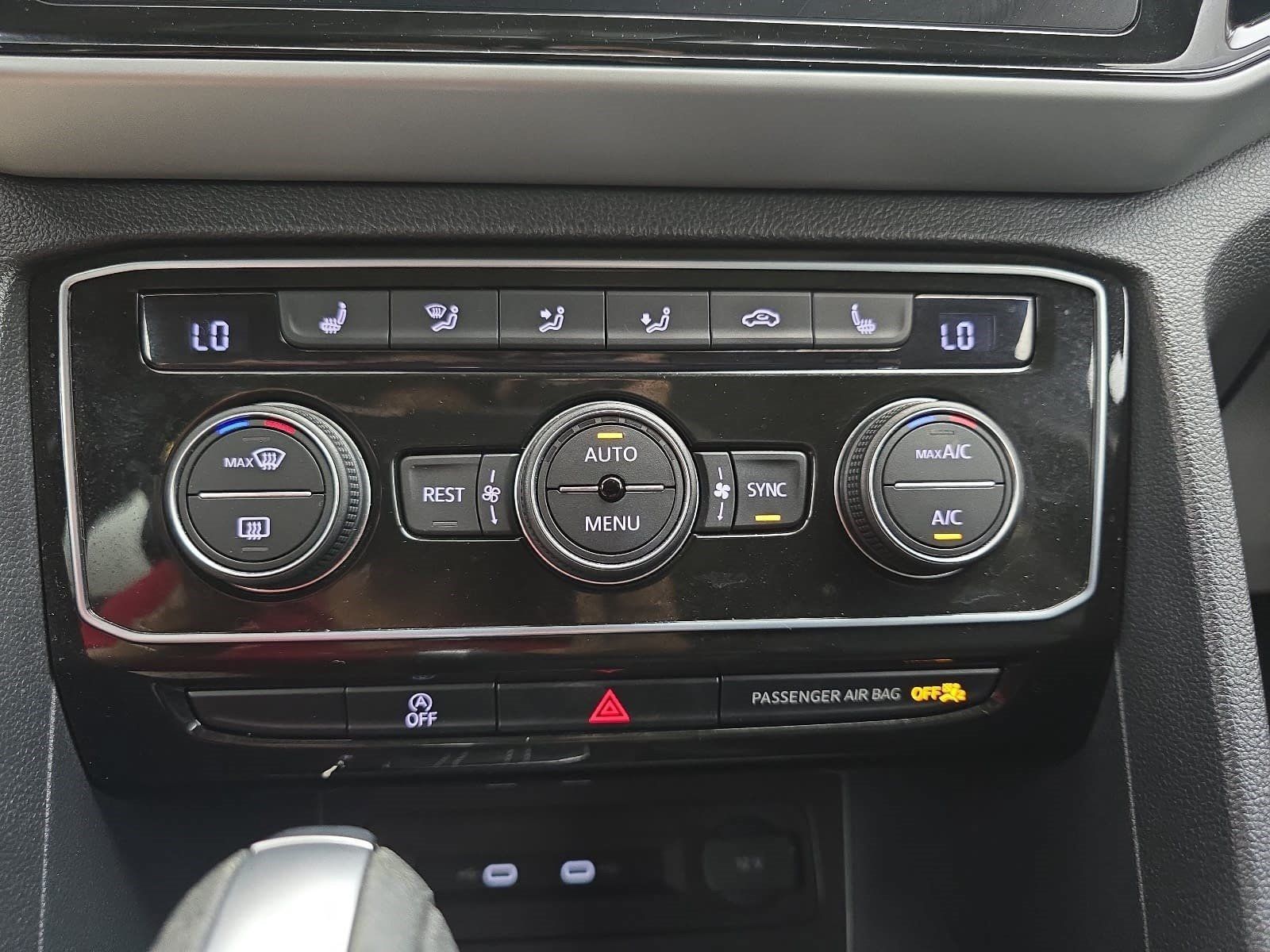 Used 2023 Volkswagen Atlas SE w/ Panoramic Sunroof Package FWD image 21