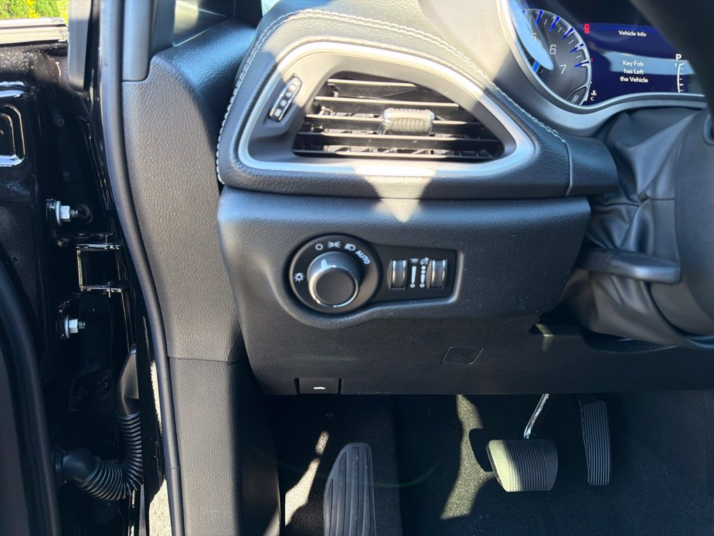 New 2027 Chrysler Pacifica Select FWD image 17