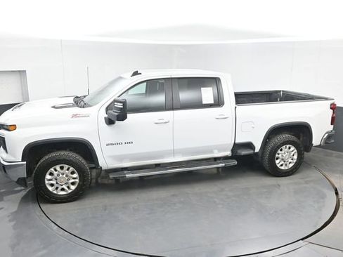 Used 2024 Chevrolet Silverado 2500 LT AWD/4WD image 34