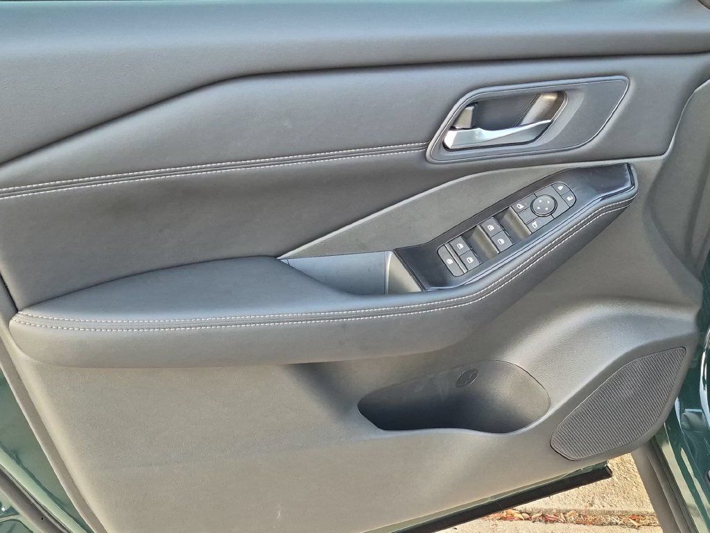 New 2026 Nissan Rogue Dark Armor FWD image 14