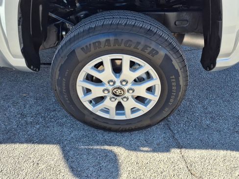 Used 2025 Toyota Tacoma SR5 image 9