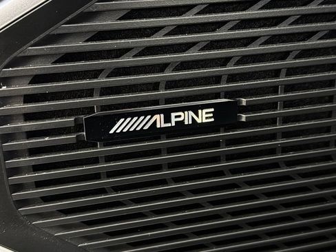 Used 2025 Jeep Wagoneer 4WD image 22