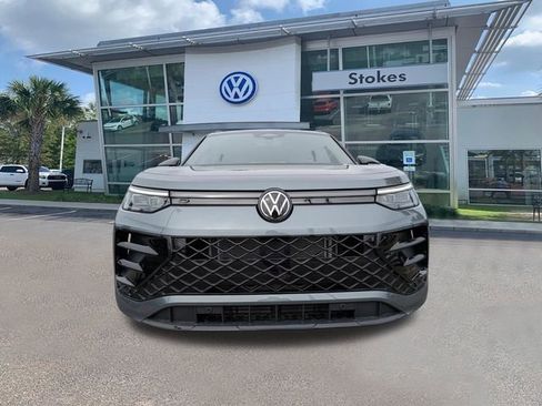New 2026 Volkswagen Tiguan SE R-Line FWD image 9