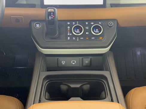 Used 2024 Land Rover Defender 110 S AWD/4WD image 21