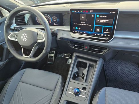 New 2026 Volkswagen Tiguan SE R-Line AWD/4WD image 11