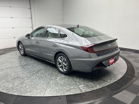 Used 2022 Hyundai Sonata SEL FWD image 2
