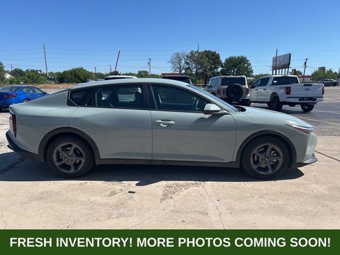 Used 2025 Kia K4 FWD image 2