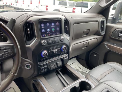 Used 2022 GMC Sierra 2500 Denali AWD/4WD image 25
