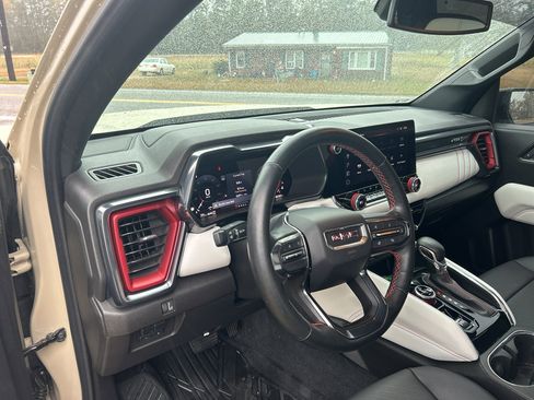 Used 2023 GMC Canyon AT4X image 16