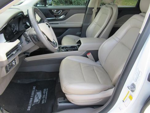 Used 2022 Lincoln Corsair FWD w/ Premium Package image 16
