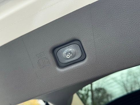 Used 2021 Lincoln Nautilus Reserve w/ Equipment Group 201A image 16