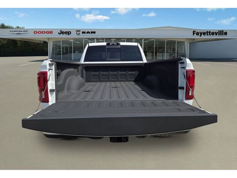 New 2026 RAM 2500 Laramie AWD/4WD image 9