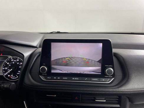 Used 2025 Nissan Rogue SV FWD image 27