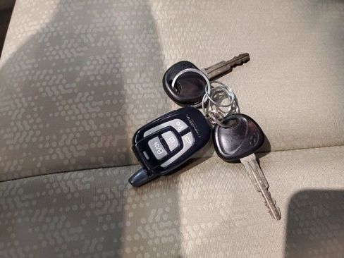 Used 2010 Hyundai Elantra GLS image 30