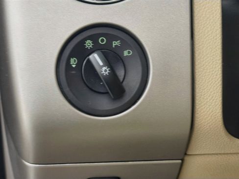 Used 2014 Ford Expedition XLT w/ Equipment Group 202A RWD image 16