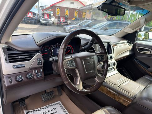 Used 2015 GMC Yukon Denali w/ Premium Package AWD/4WD image 13