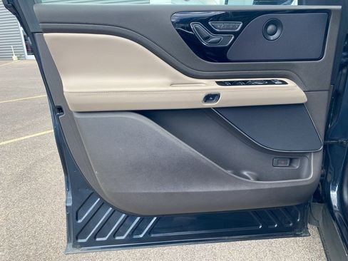 Used 2022 Lincoln Aviator Reserve w/ Elements Package Plus image 20