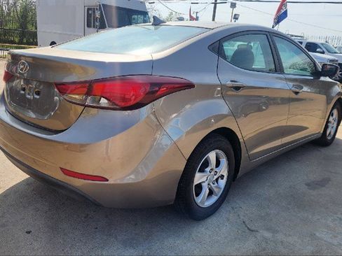 Used 2014 Hyundai Elantra SE image 5
