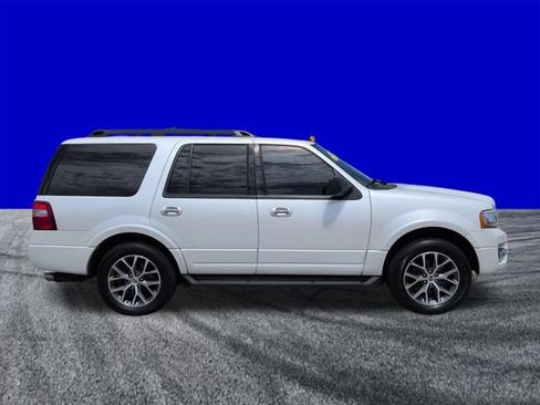 Certified 2017 Ford Expedition XLT w/ Equipment Group 202A RWD image 3