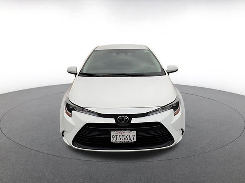 Used 2025 Toyota Corolla LE image 4